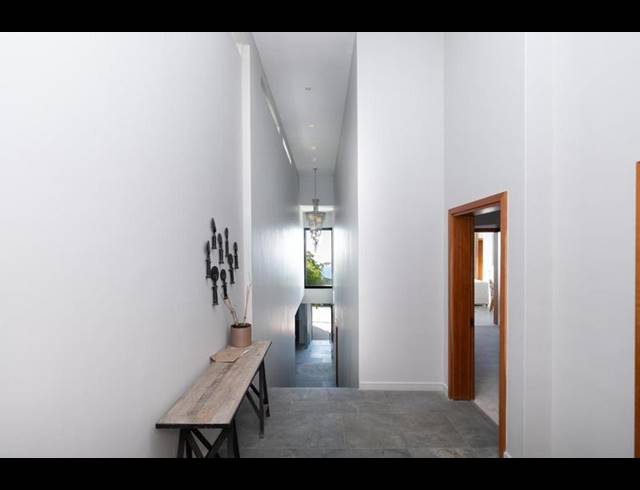 7 BEDROOM HOUSE FOR SALE IN BANTRY BAY